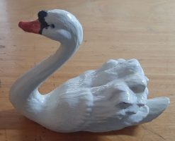 Cigno miniatura in scultura di ceramica a freddo