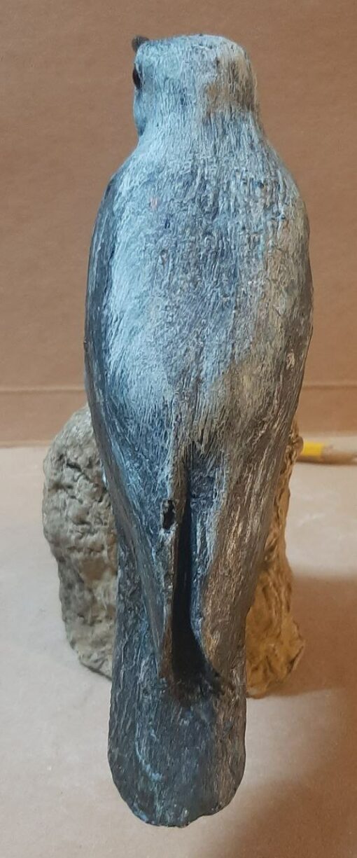 Passero solitario maschio in scultura di argilla - immagine 4
