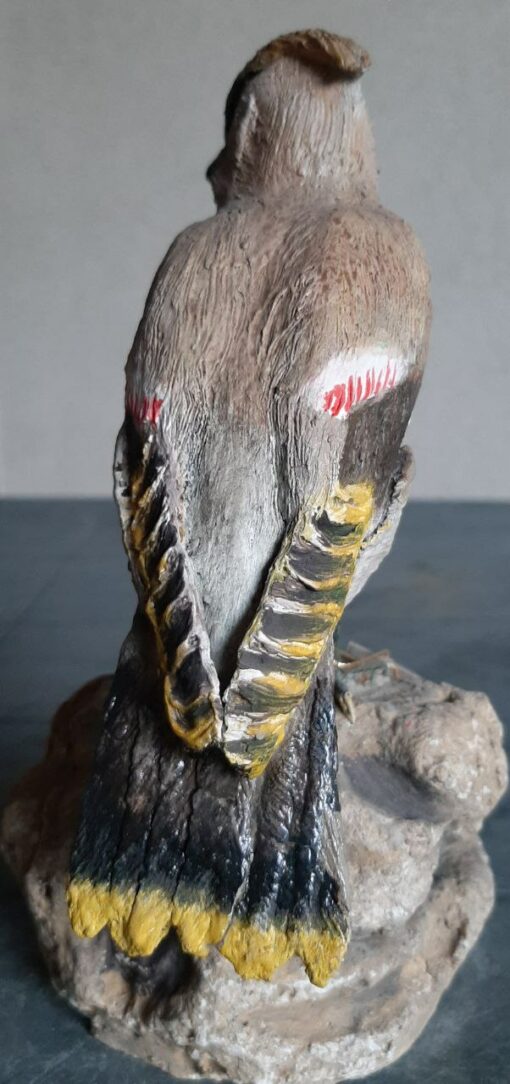 Beccofrusone in scultura di argilla - immagine 4