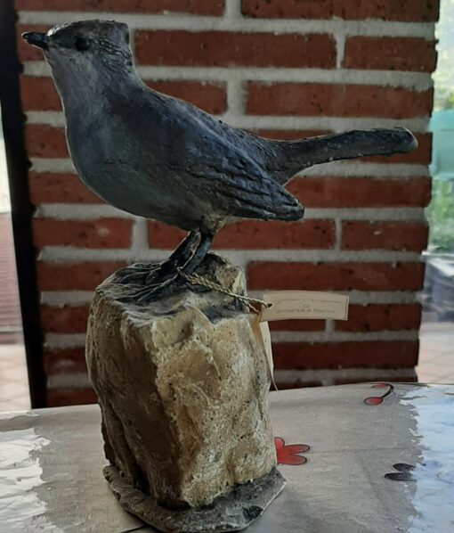 Capinera femmina, in scultura di argilla - immagine 2