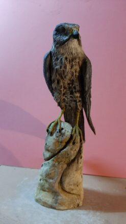 Smeriglio in scultura di argilla e dimensioni naturali